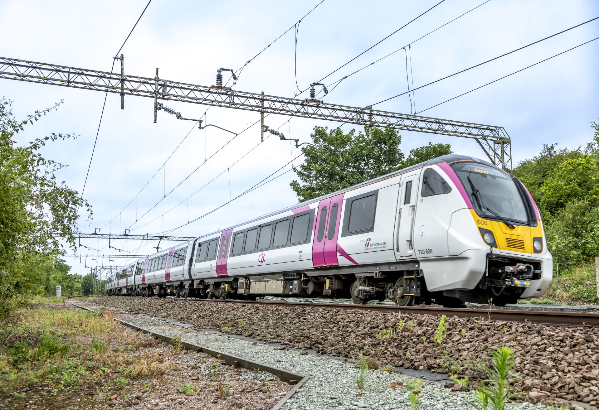 An image of a C2C train.