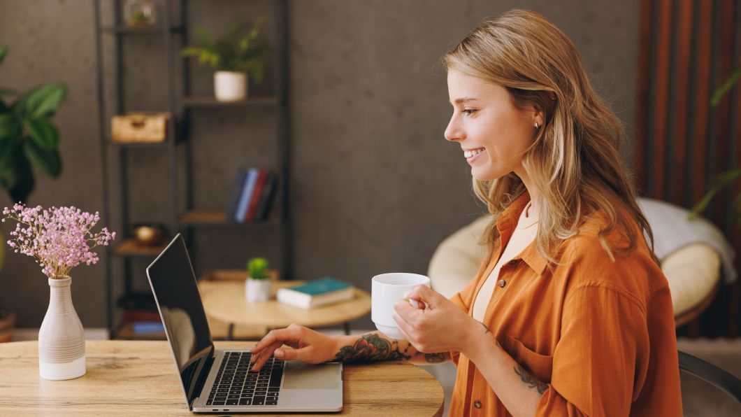 A woman using laptop