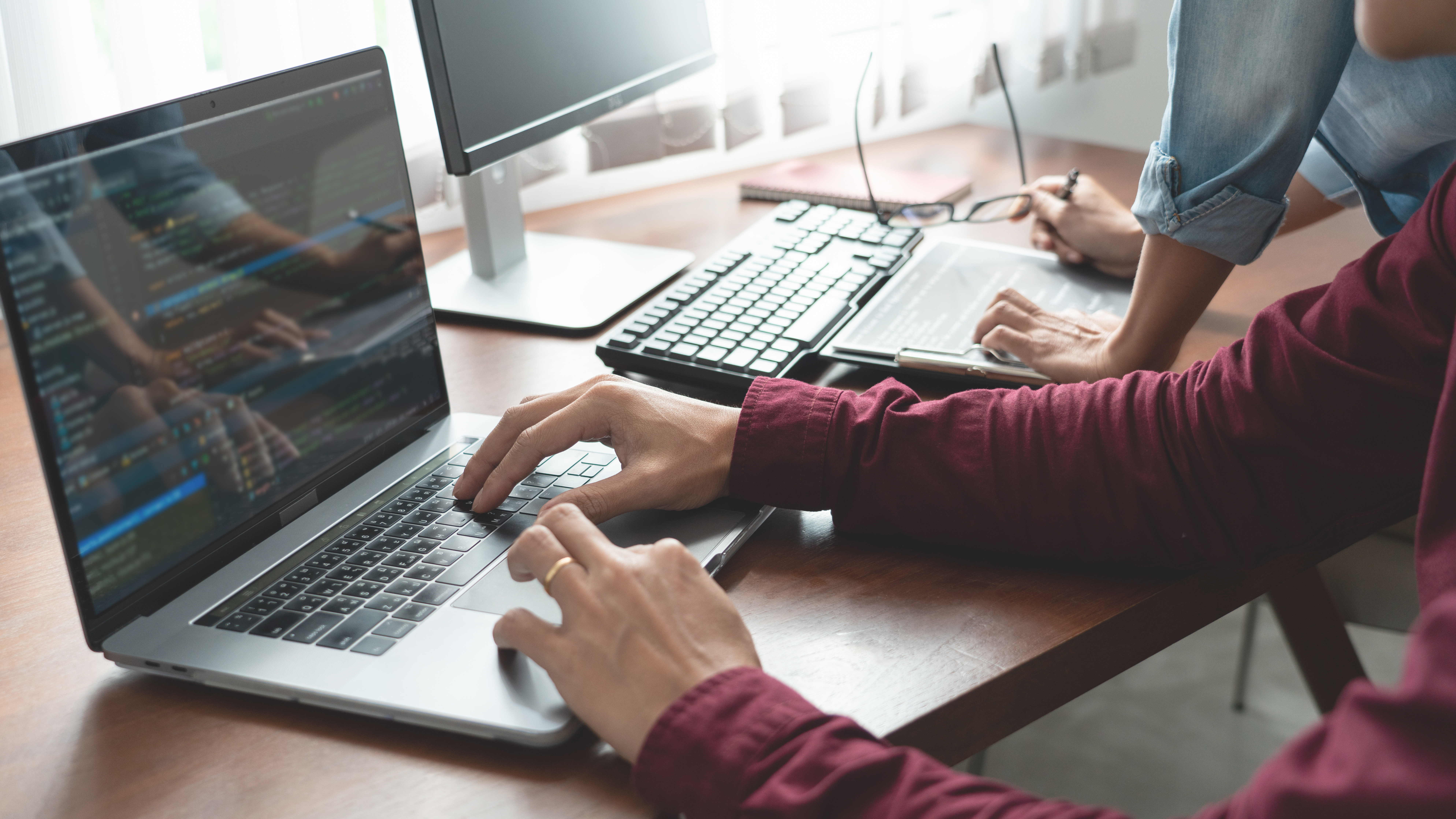 What is ITSM and what are the main benefits?
